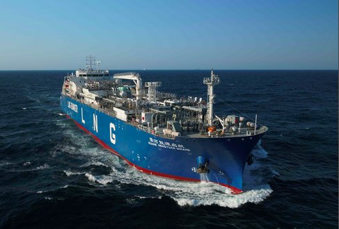 霍尔木兹海峡的“开关”拉锯战：中东乱局背后的“三重死结”与全球震荡