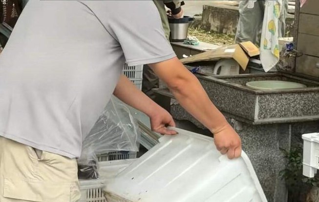 同一颗杨梅，两个世界：出口欧盟零添加，内销为何沦为“药水梅”？