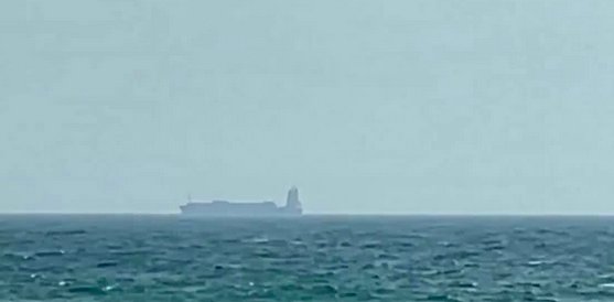 全球油阀的极限博弈：伊朗“彻底封锁”霍尔木兹海峡的真相与冲击