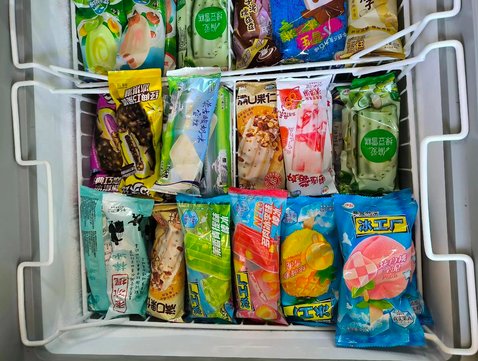 冰淇淋市场“冰火两重天”：一边卖不动，一边排长队