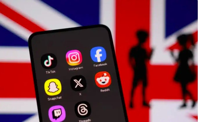 断连令：英国为何要在午夜切断青少年的社交网络？